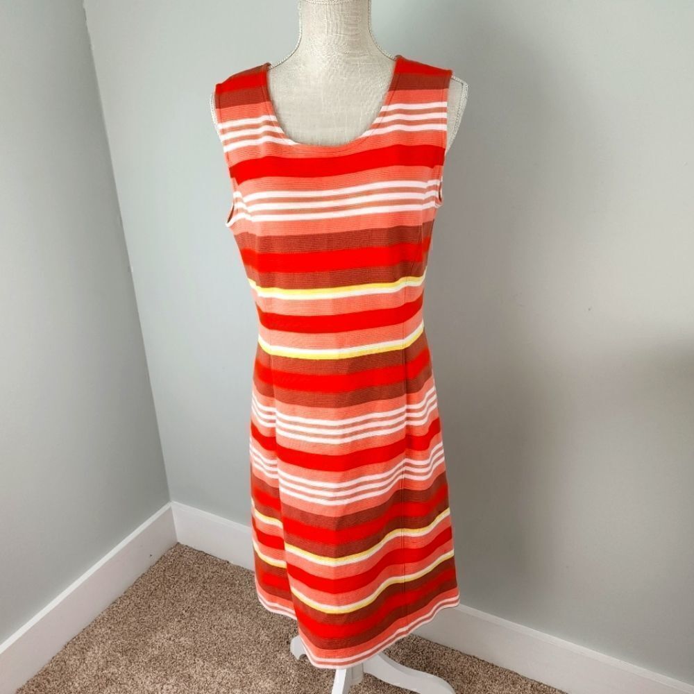 LANDS END SLEEVELESS ZIPPER BACK POCKETS KICK BACK SLIT DRESS SIZE 10